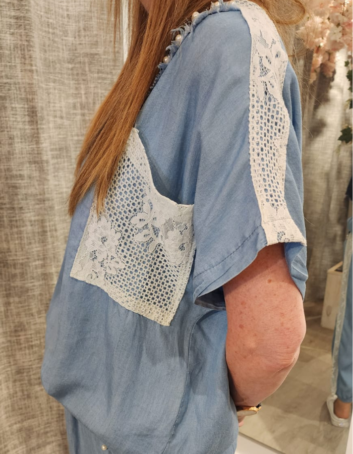 Pearl V-Neck Collar & Lace Pocket Top