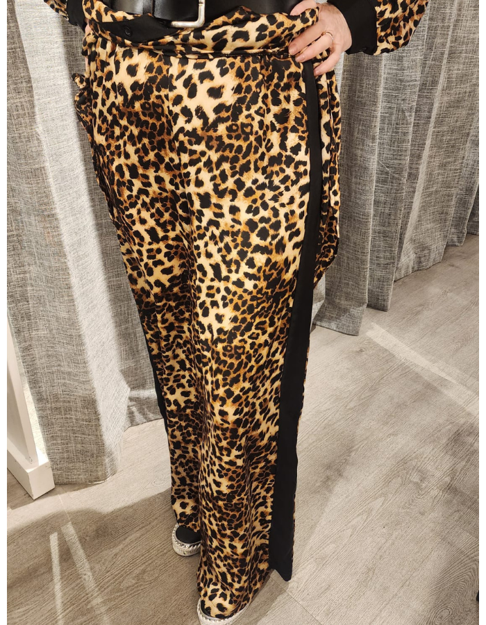 Silk Feel Leopard Print Suit