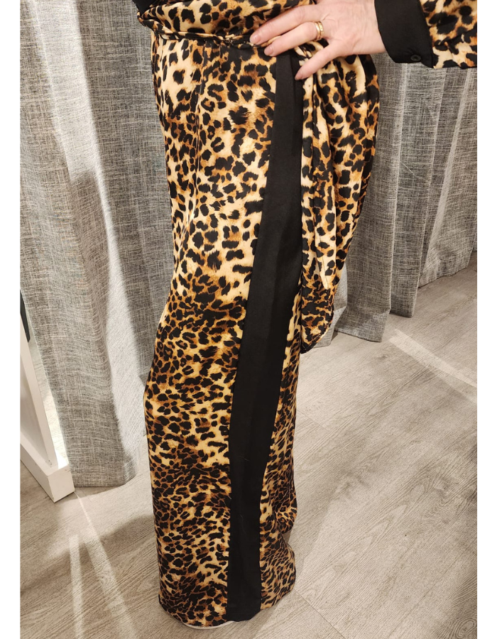 Silk Feel Leopard Print Suit