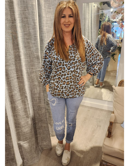 Leopard Print "V" Feature Top