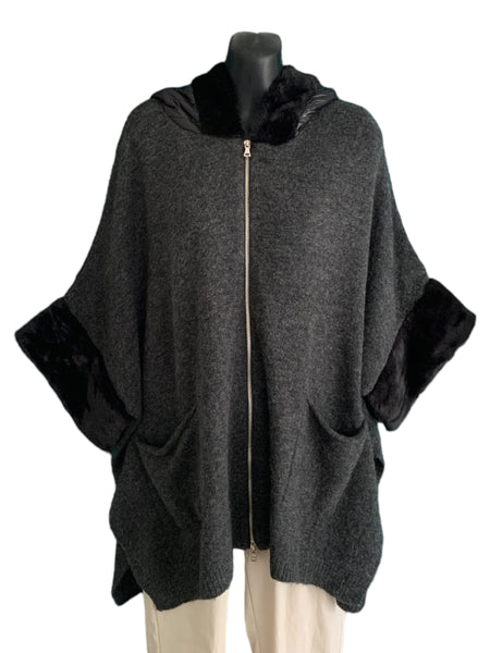 Hooded Knitted Jacket with Zipper and Front Pockets / Charcoal